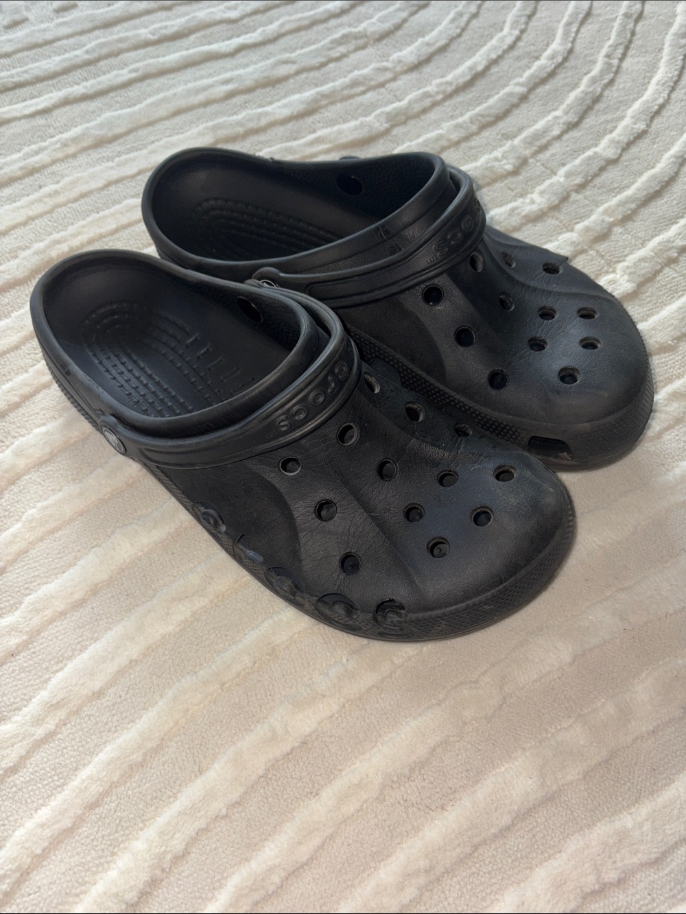 CROCS Classic Clog in Black